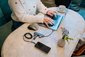 Hub USB c 6 en 1 hdmi 4K — VERBATIM, vue 4