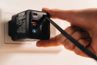 Alimentation 65w avec cable intégré — VERBATIM, vue 3